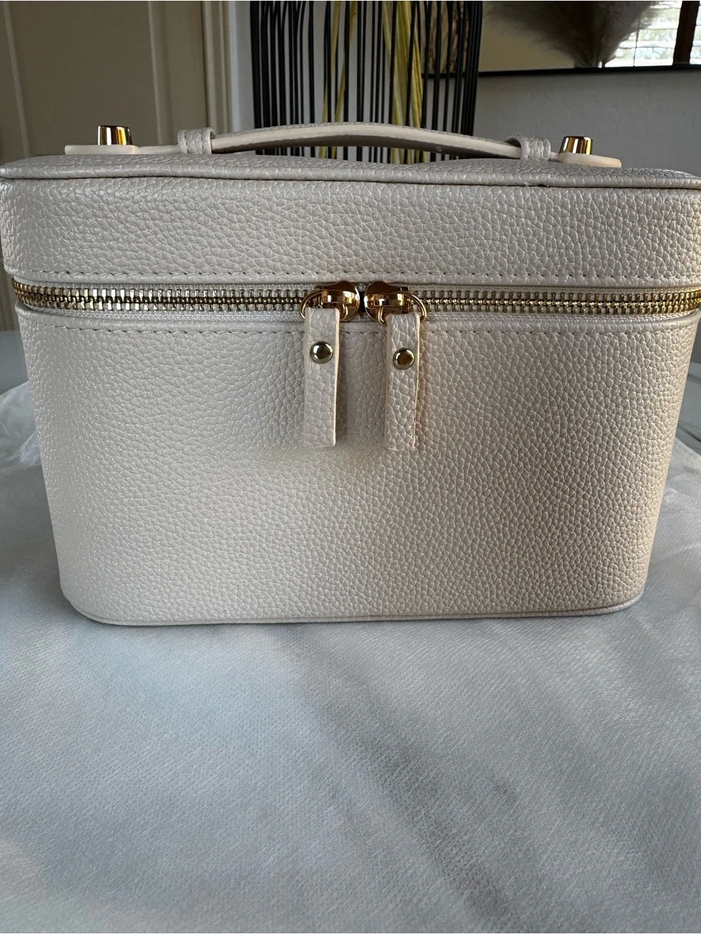 Travel Makeup Case - Compact Cosmetic Organizer - Cream